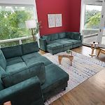 Little Italy 4Br Retreat With Optional Parking