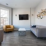 Double Play Wrigley - Prime Location Across From Wrigley Field & Transit - 2Br Apts