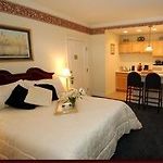 The Seneca Hotel & Suites