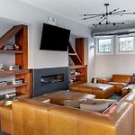 The Plymouth Classic Suites By Sonder