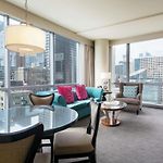 Thewit Chicago By Suiteness