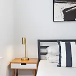 1br Modern Close To Shops & Restaurants - Belmont C6