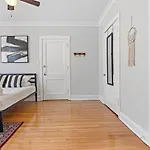 1br Modern Close To Shops & Restaurants - Belmont C6 Apartment