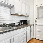 1br Modern Close To Shops & Restaurants - Belmont C6 Apartment *