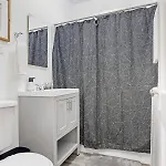 Apartment 1br Modern Close To Shops & Restaurants - Belmont C6