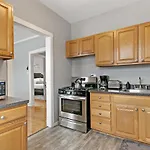 Captivating 1br With Full Kitchen - Belmont I4 *