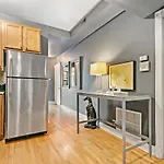 Apartment Stylish 2br Pad With Up-to-date Comforts - Halsted Rep *