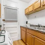 Apartment Conveniently Located 1br - Marshfield E2