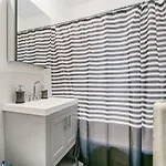 Apartment Conveniently Located 1br - Marshfield E2