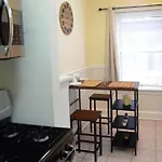 Cozy Studio Near Wrigley Field And Boystown