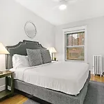 Apartment Indulging 2br In Festive Boystown - Buckingham 1 Chicago