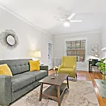 Indulging 2br In Festive Boystown - Buckingham 1 Apartment