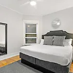 Apartment Indulging 2br In Festive Boystown - Buckingham 1 Chicago