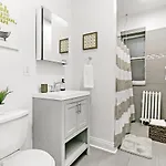 Apartment Indulging 2br In Festive Boystown - Buckingham 1