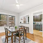 Indulging 2br In Festive Boystown - Buckingham 1 Apartment Chicago