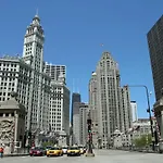 2br Airy & Tidy With Free Covered Parking - Modern *