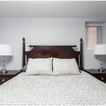 Forrestville Ave Large Suite