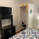Hollywood Llc Homestay