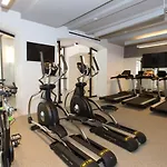 Frontdesk Dashing 1 Bedroom Apt Near The Smart Museum