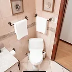 2br Airy & Tidy With Free Covered Parking - Modern Apartment *
