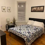 Hollywood Llc Homestay