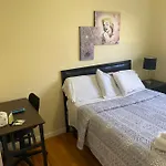 Hollywood Llc Homestay
