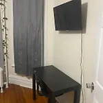 Hollywood Llc Homestay Chicago