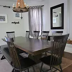 Penthouse Level, Stunning Wrigley Stay