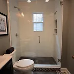 Apartment Penthouse Level, Stunning Wrigley *