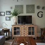 Apartment Penthouse Level, Stunning Wrigley