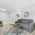 Convenient Location & Cozy Studio Apartment - Oakdale Rep