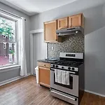 Frontdesk Bright Open 3 Bedroom Apt In West Depaul