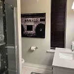 Trendy West Town Flat - 2 Bed / 1.5 Bath W Parking * Chicago