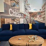 Apartment Trendy West Town Flat - 2 Bed / 1.5 Bath W Parking Chicago