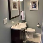 Apartment Trendy West Town Flat - 2 Bed / 1.5 Bath W Parking *