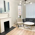Wrigleyville Friends Unit - 5Bdrm