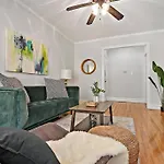 1Br Beautifully Furnished Apt With King-Sized Bed - Marshfield W2