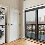 Sunlit Studio Apt In Chicago - Broadway 301