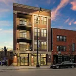 Stunning Studio Apartment In Lakeview - Broadway 301