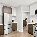2br Stylish In Avondale Close To Shops - Roscoe 1w