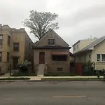 A Hidden Gem, Approx 15 Mins To Downtown Chicago!