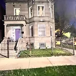 Clean, Spacious, Inexpensive Queen Br