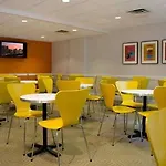 Hotel Fairfield And Downtown/ Magnificent Mile 3*