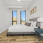 Chic 2 Bedroom Suite With Gym Meeting Room By Stay Gia