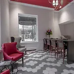 Hotel Saint Clair - Magnificent Mile