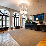 Hyatt Centric Magnificent Mile Hotel 4*
