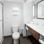 Hampton & Chicago-downtown 3*