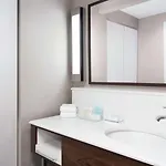 Hampton & Chicago-downtown 3*
