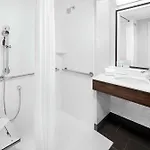 Hampton & Chicago-downtown 3*