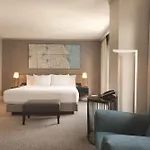 Hilton Magnificent Mile Hotel